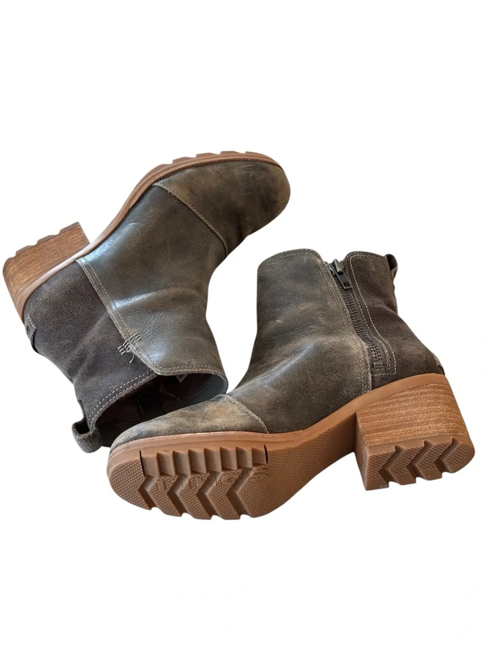 Sorel Cate suede leather waterproof side zip stacked heel bootie women’s size 8